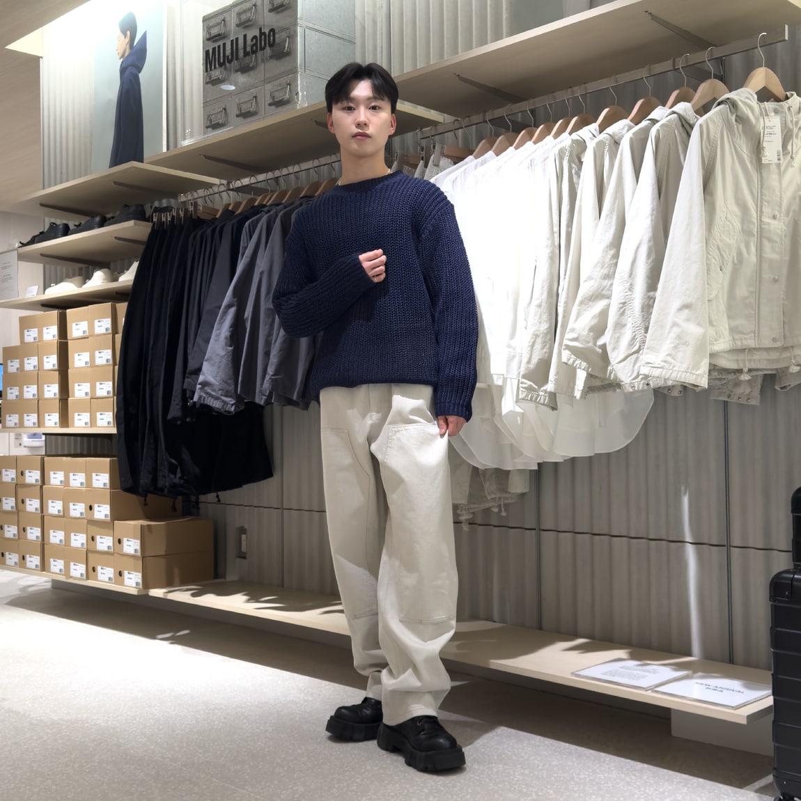 新宿靖国通り】身長177cm｜無印良品 新宿靖国通り